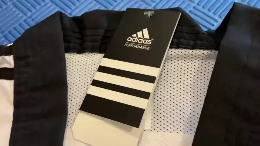 O ajuste perfeito: revelando a qualidade e o desempenho superiores dos uniformes de Taekwondo da adidas